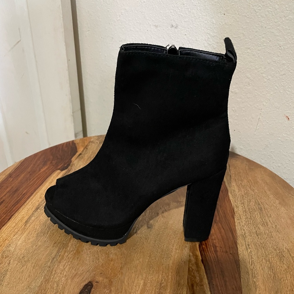 Black open toe faux suede boot heels . Size 38 . Brand new . Never worn !!